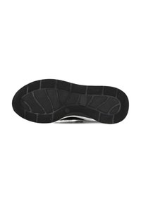 Suela de zapato de goma negra con un patrón de agarre texturizado, que presenta un diseño en ángulo y una banda de rodadura distintiva para tracción.