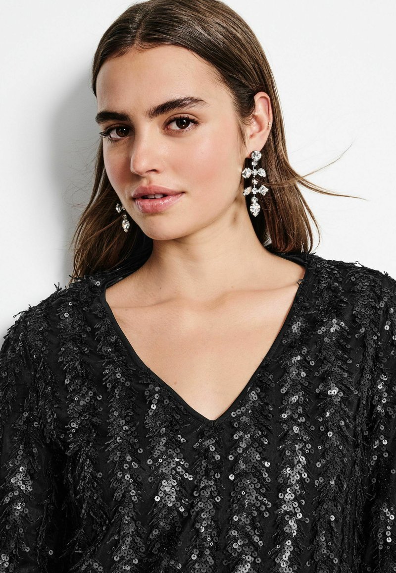 Next LONG SLEEVE V-NECK FRINGE SEQUIN MINI-REGULAR FIT - Cocktail dress / Party dress - black