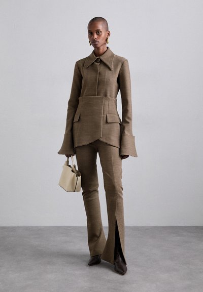 A.W.A.K.E. MODE FITTED WITH BASQUE DETAIL - Blúzka - brown
