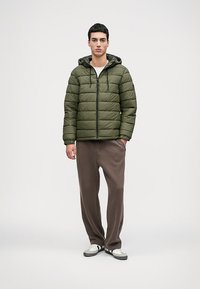 Jack & Jones JCOPOINT PUFFER JACKET - Ziemas jaka - grape leaf