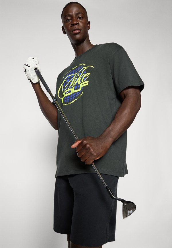 TEE GOLF - Print T-shirt - night forest3