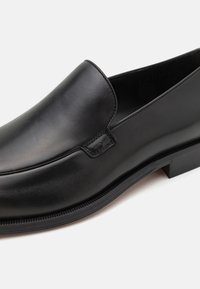 BOSS DERREK - Paelteta kingad - black