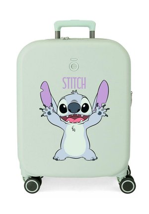 Maleta rígida de color verde menta con cuatro ruedas, con un personaje de dibujos animados "Stitch" con orejas moradas y el texto "STITCH" encima.