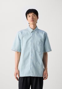 Marc O'Polo DENIM SHORTSLEEVE KENT COLLAR - Πουκάμισο - light blue