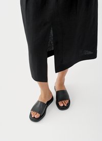 CONNIE - Pantoletai - black