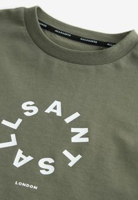 smALLSAINTS TIERRA CREW LOGO  - Apdrukāts T-krekls - khaki green