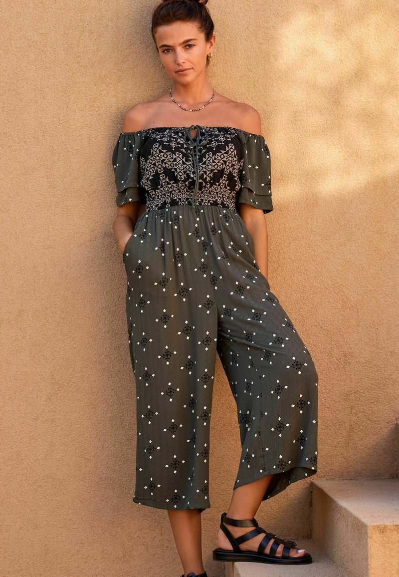 Next OFF SHOULDER - Buksedragter - khaki green woodblock