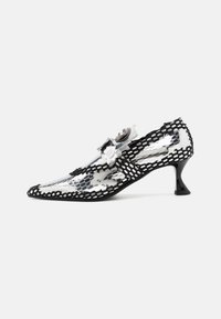 MIRROR TIFFANY CLOSED BACK KITTEN HEELS - Saltos clássicos - silver