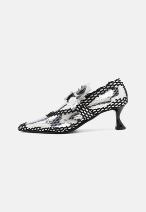 Ancuta Sarca MIRROR TIFFANY CLOSED BACK KITTEN HEELS - Pumps - silver