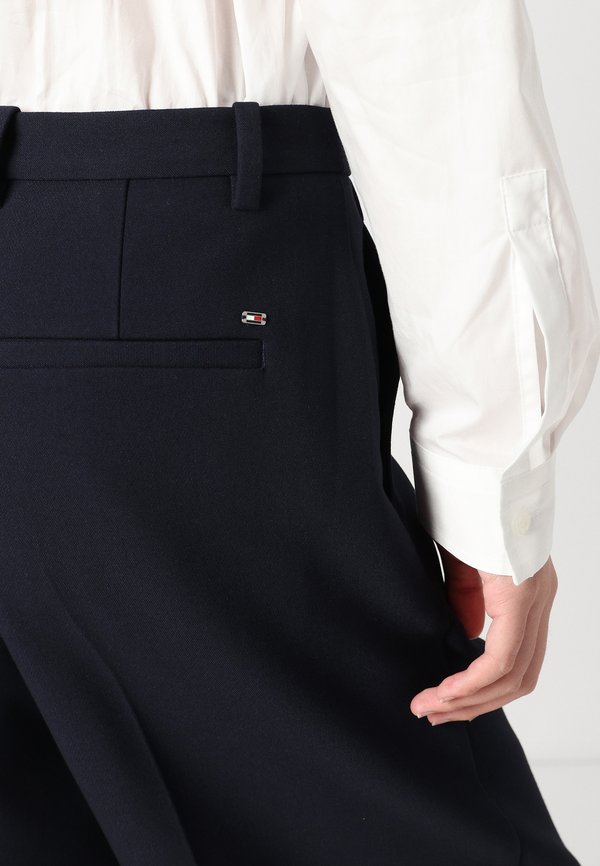 PUNTO RELAXED STRAIGHT PANT - Trousers2