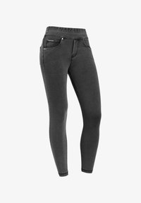 Ei valittu, jeans nero cuciture in tono