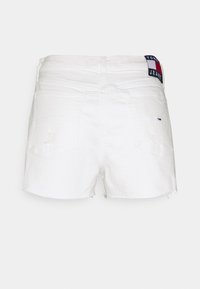 Tommy Jeans HOTPANT - Džinsa auduma šorti - optic white