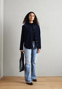 Marc O'Polo BLOUSE A SHAPE LONGSLEEVE COLLAR SOLID - Košilová halenka  - deep blue sea