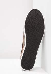 Tommy Hilfiger Tenisky - black