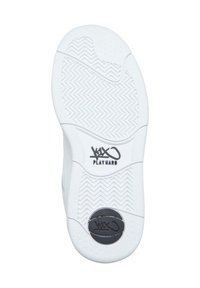 White sneaker sole with herringbone tread pattern, featuring round black rubber accent and "PLAY HARD" logo in black. Smooth texture.