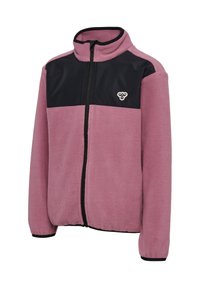 Fleecejacka i ljusrosa med svarta nylonaccenter, hög krage, full frontdragkedja och logotyp på bröstet. Mjuk textur.