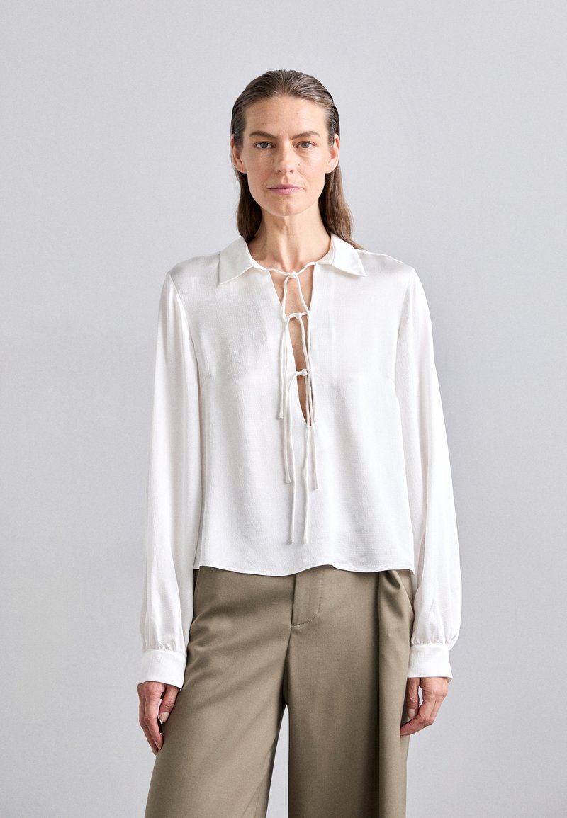 DESIGNERS REMIX - LUCILLE TIE - Bluse - cream, Forstørre