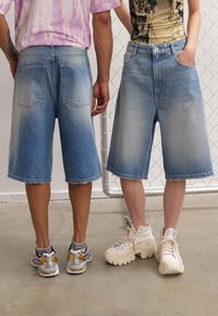 YOURTURN - UNISEX - Džinsa auduma šorti - blue denim Miniatūras attēls 1