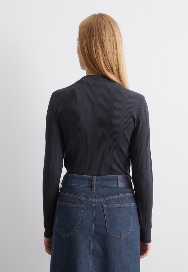 IRREGULAR - Long sleeved top2