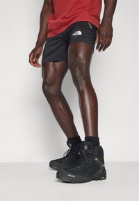 The North Face HAKUUN SHORT - Kurze Sporthose - black