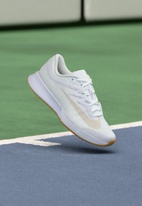 No seleccionado, white/light orewood brown/summit white/linen
