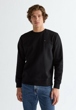 Wrangler REGULAR FIT czarny