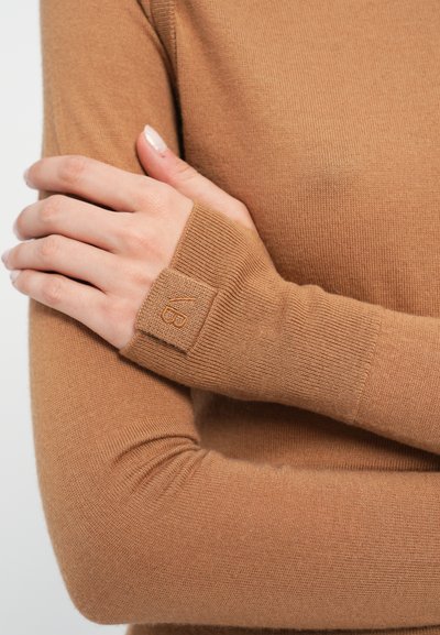 Victoria Beckham Neule - camel