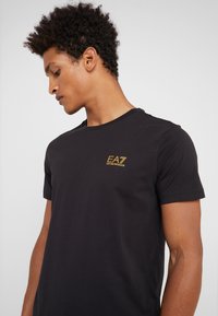 EA7 Emporio Armani Jednoduché tričko - black