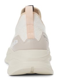 Lys beige løpesko med teksturert strikket overdel, glatt skinnhælkappe og forsterket pull-tab bak. Accenter i myk fersken.