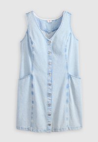 Abito in denim blu chiaro con scollo a V, apertura con bottoni e due tasche laterali. Il tessuto ha una finitura leggermente testurizzata e un design informale.