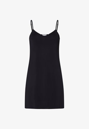 Černé šaty bez rukávů s nastavitelnými tenkými ramínky, vyrobené z hladkého materiálu, s rovnou siluetou a jemně zakulaceným výstřihem.