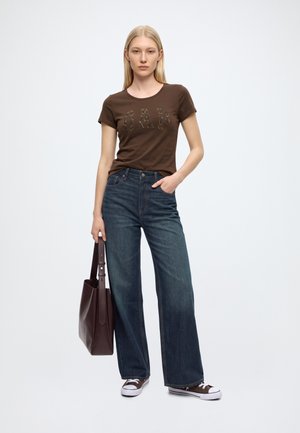 GAP, TEE 2 PACK - T-shirt imprimé - carob/brown