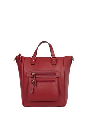 Czerwona skórzana torebka z dwoma górnymi uchwytami, dwoma przednimi kieszeniami na zamek oraz elementami w złotym kolorze, na białym tle.