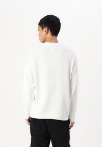 Only & Sons ONSRANDY LIFE CREW - Pulover - cloud dancer/black