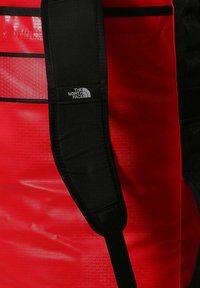 The North Face BASE CAMP - Weekend bag - tnf red tnf black npf