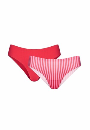 Zwei Paare Damenunterwäsche: eines ist einfarbig rot, das andere hat vertikale pinke und rote Streifen. Beide verfügen über eine glatte Textur und ein mittelhohes Design.