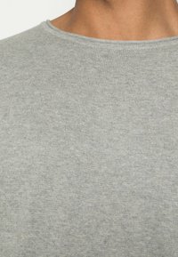 Jack & Jones JJEMAX CREW NECK - Camisola - light grey melange