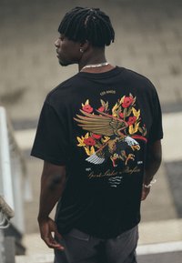 Legacies BENFICA LISSABON GLORIOSO - Marškinėliai su spaudiniu - black