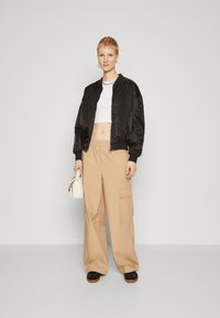 ONLY Tall ONLDINA - Bomber jakna - black