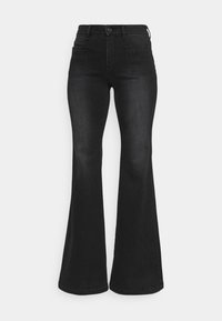 Pantalones vaqueros negros de campana, confeccionados en denim, con una cintura alta, dos bolsillos traseros y detalles de costura a lo largo de la cinturilla y los bolsillos.