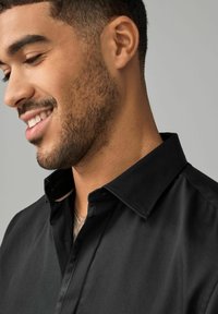 Next REGULAR FIT - LONG SLEEVE SINGLE CUFF PIPED  - Hemd - black