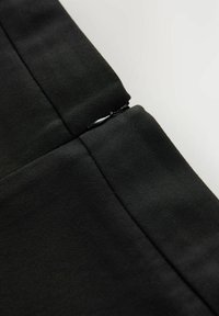 Clarks REGULAR FIT - PEPLUM SCHOOL - sukňa v tvare A - black