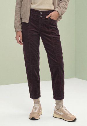 Street One, CASUAL-FIT BARREL-LEG CORDUROY PANTS - Pantalon classique - ruby vine