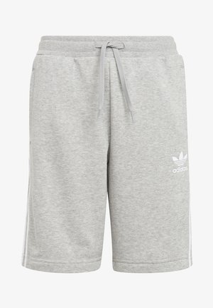 Shorts Adidas gris clair avec taille à cordon, poches latérales, logo blanc sur la jambe gauche et bandes blanches sur les côtés.