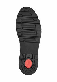 Talpa de pantof negru cu striații adânci, marimea 37 marcată, și un logo circular roșu inscripționat "Tamaris Comfort" aproape de călcâi.