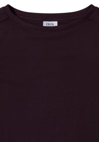 Burgundské tričko s kulatým výstřihem vyrobené z hladké bavlněné látky. Na výstřihu je štítek s názvem značky "CECIL".