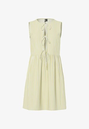 Rochie fără mâneci, cu dungi verticale galbene și albe, cu trei închideri cu șnur în față și talie adunată.