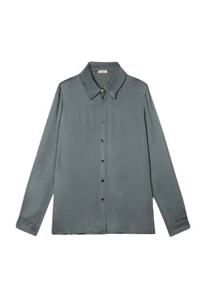 Koszula z długim rękawem, zapinana na guziki, wykonana z miękkiego materiału w odcieniu stali szarej. Ma klasyczny kołnierzyk, czarne guziki oraz luźny krój. Gładka tekstura z detalami mankietów.