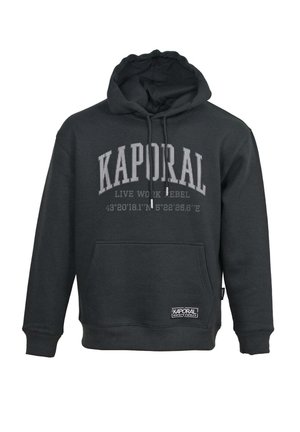Sweat à capuche noir avec un grand logo "KAPORAL" en gris clair, comportant une poche kangourou à l'avant et des détails en tissu texturé.