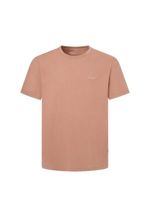Camiseta de algodón de color rosa claro con mangas cortas, cuello redondo y un pequeño logo blanco en la parte superior izquierda. Textura suave y corte regular.